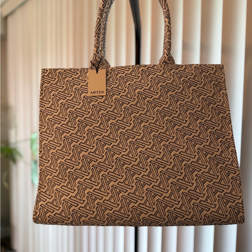 NWT Aritiza Large Tote